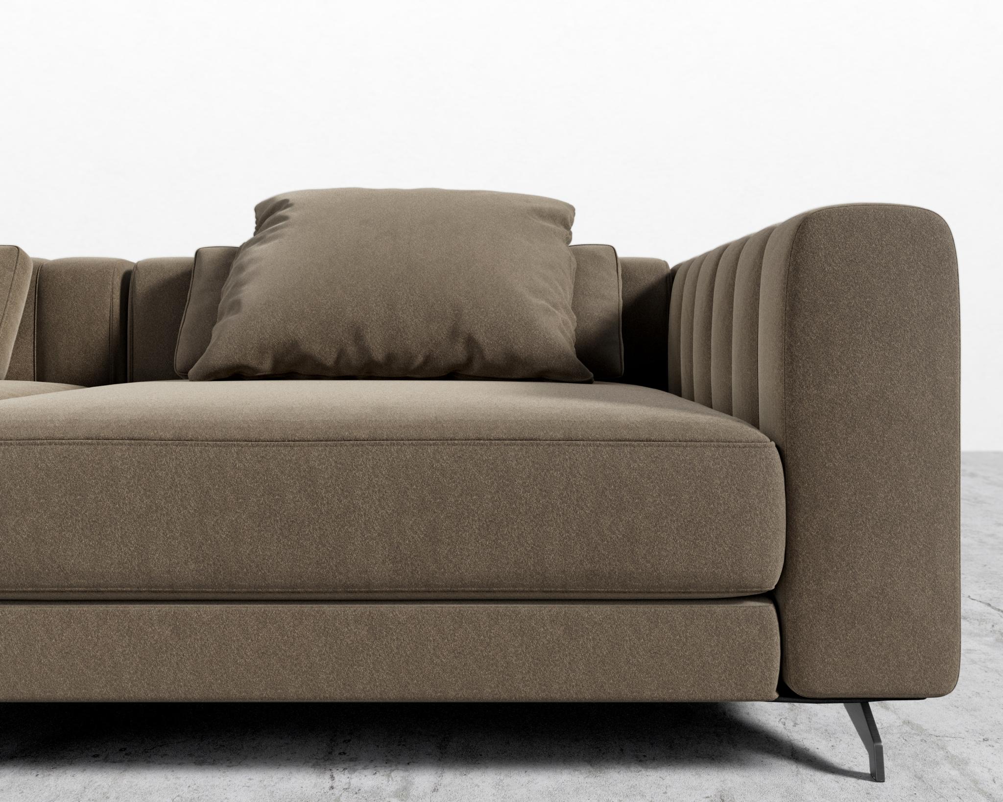Berlin Sofa - Image 128