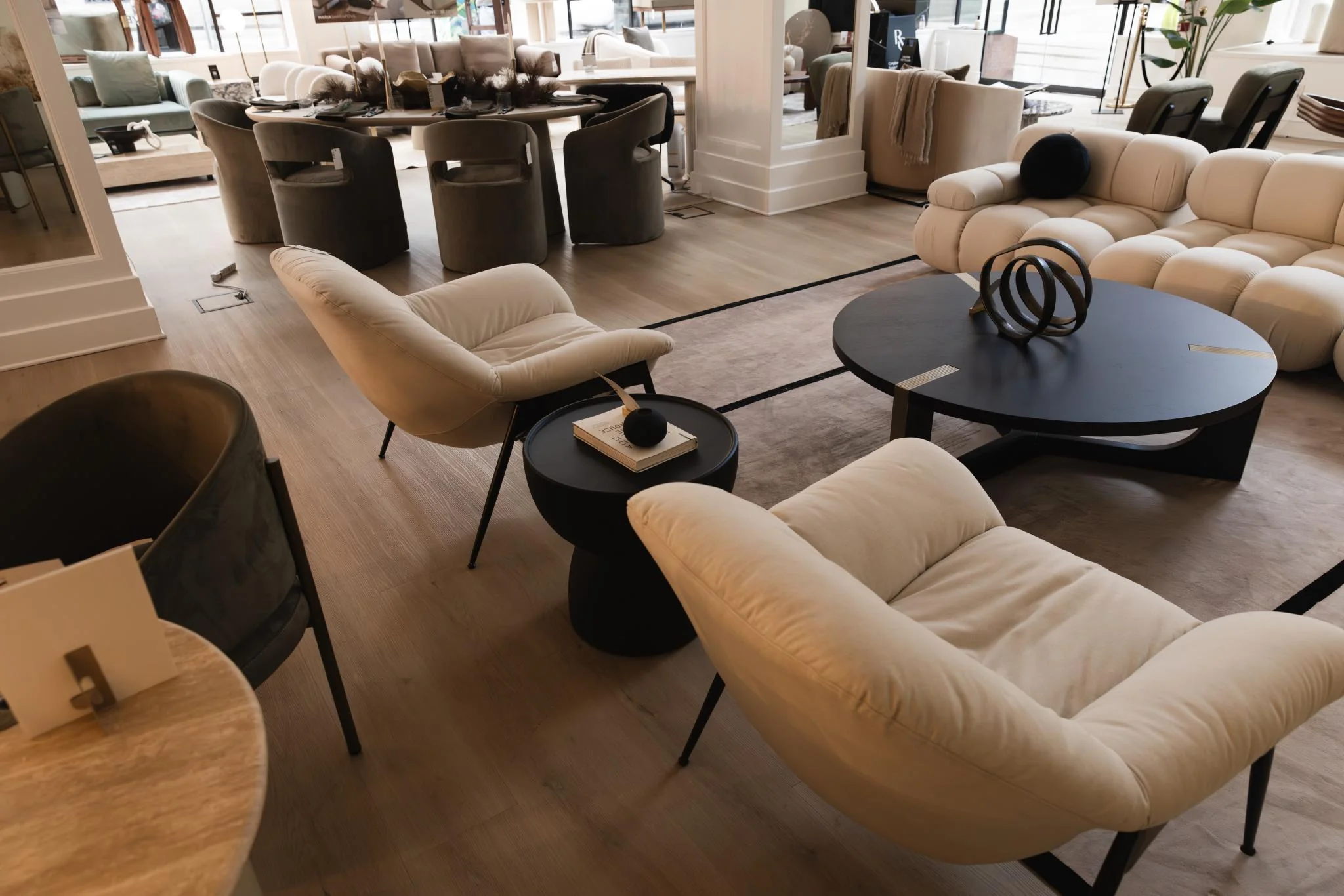 Davos Lounge Chair - Image 5