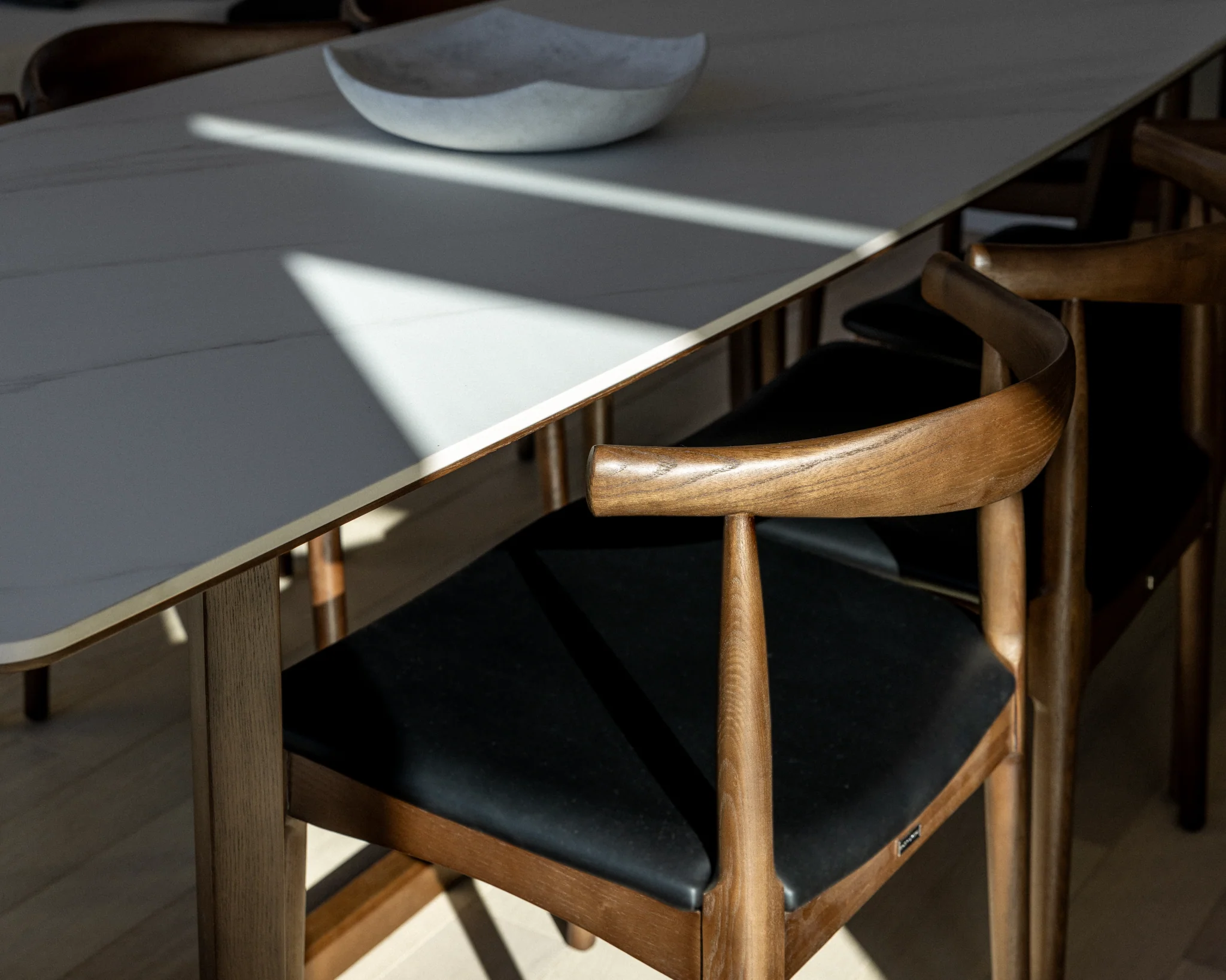 Evelyn Dining Table - Image 7