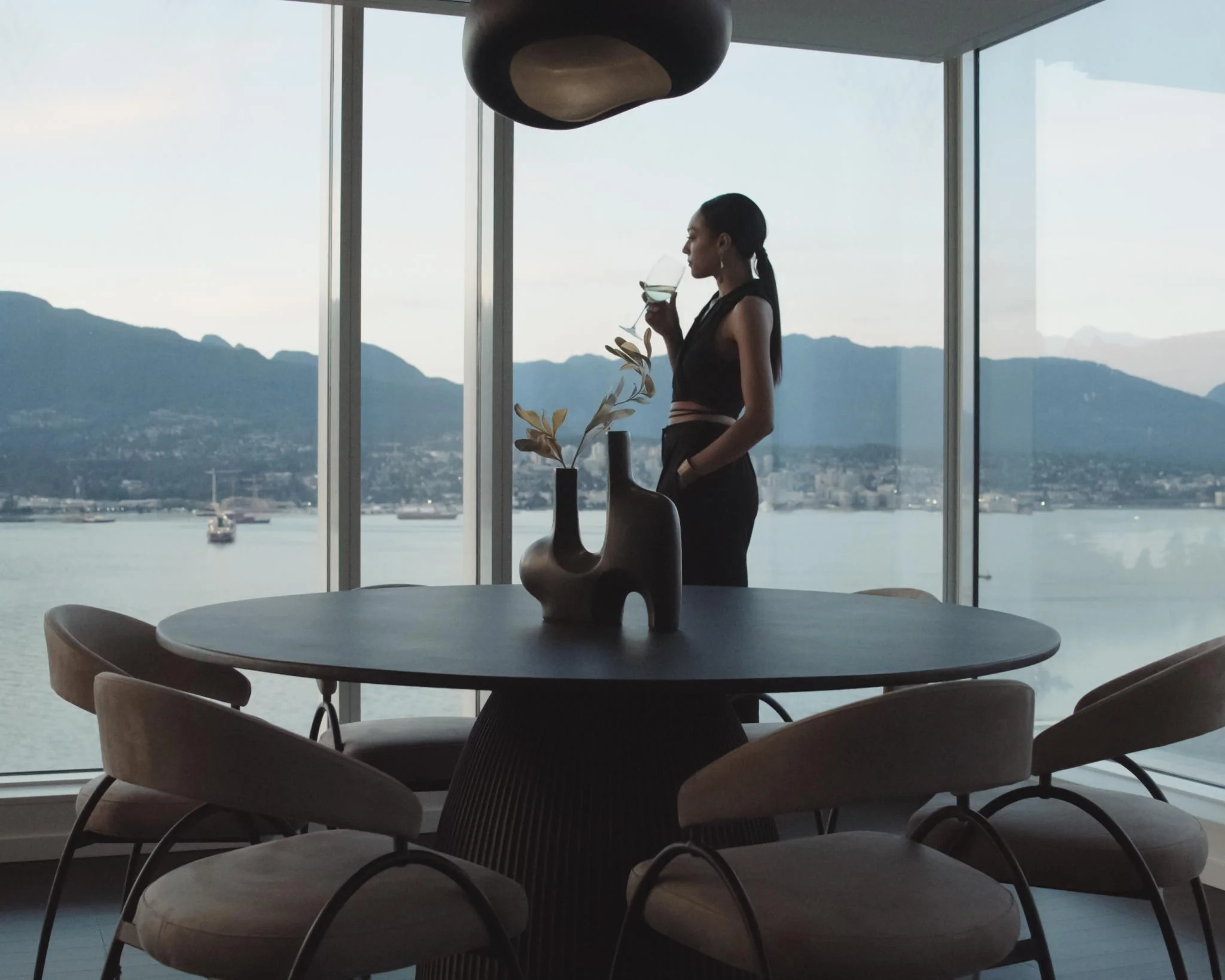 Gallus Dining Table - Image 4