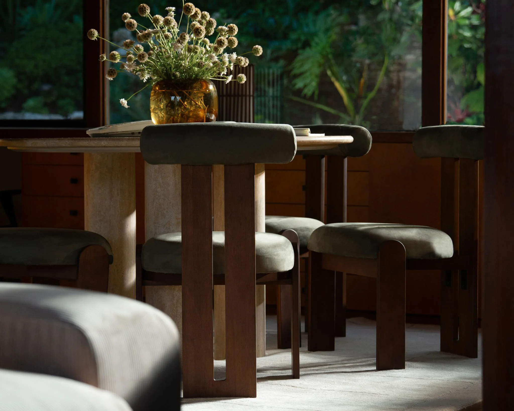 Maximus Round Table - Image 11