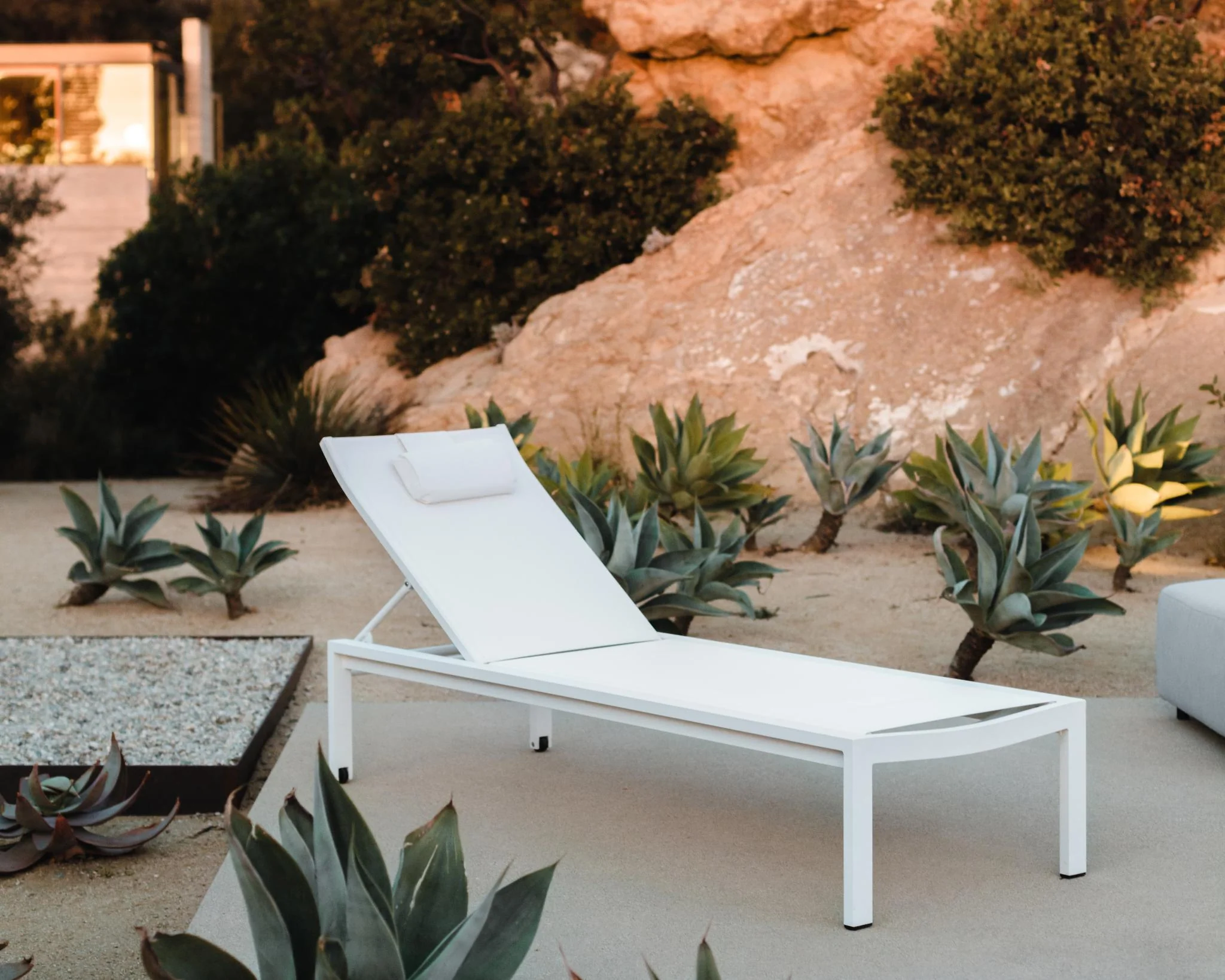 Spencer Outdoor Lounger - Image 3