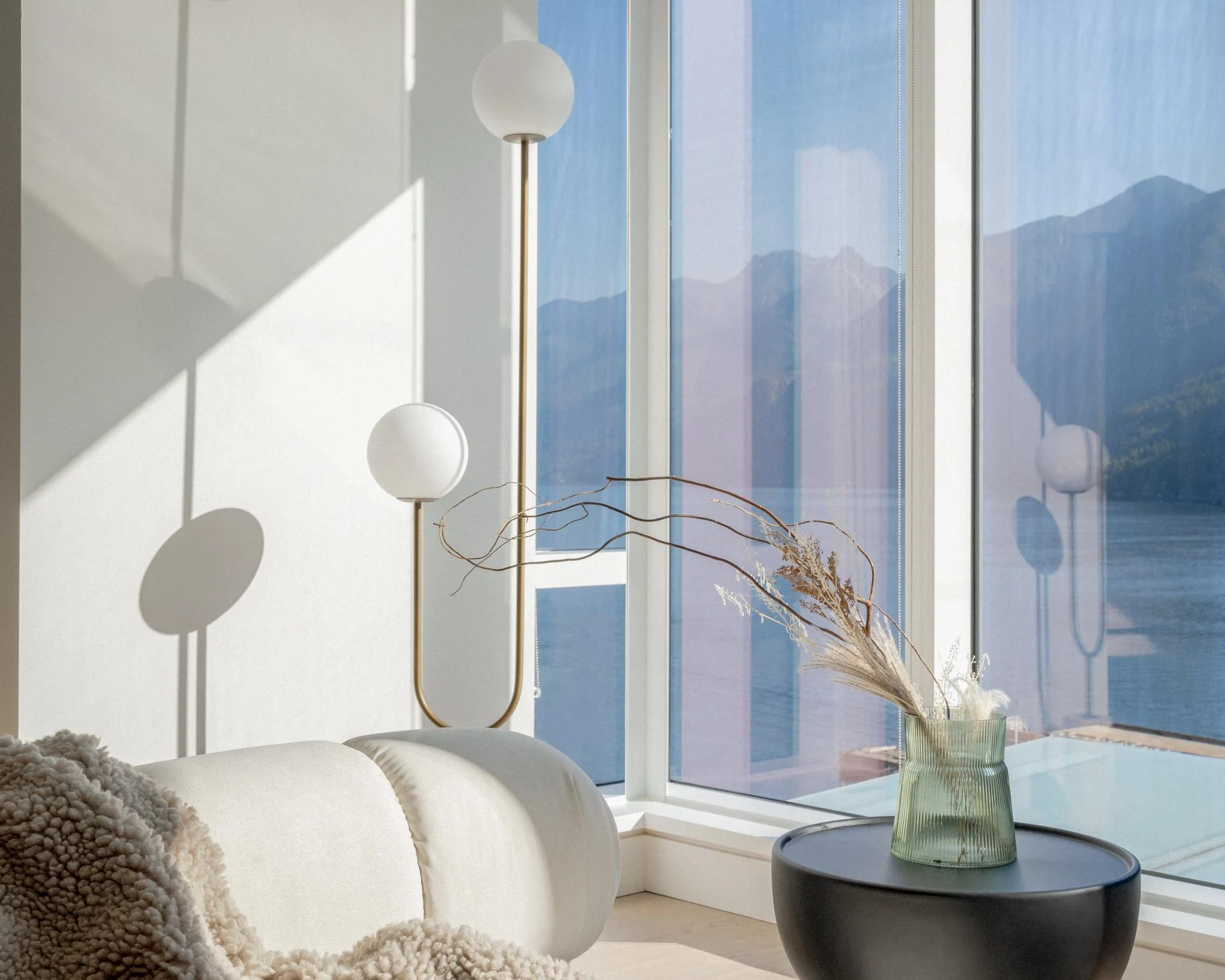 Uma Floor Lamp - Image 3